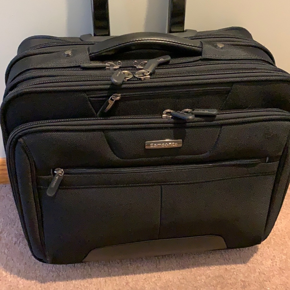 Samsonite Roll Away Carry On Luggage